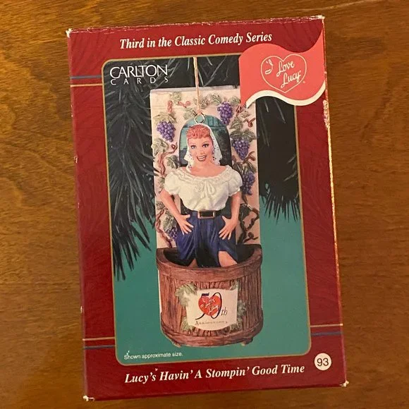 Carlton Cards - Lucy's Havin' a stomp' good time ornament - Picture 2 of 3